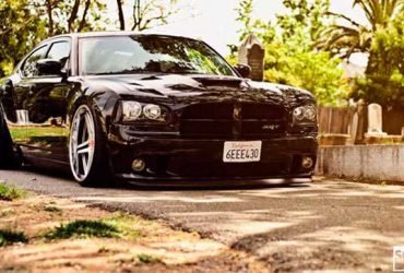 dodg-charger-srt1