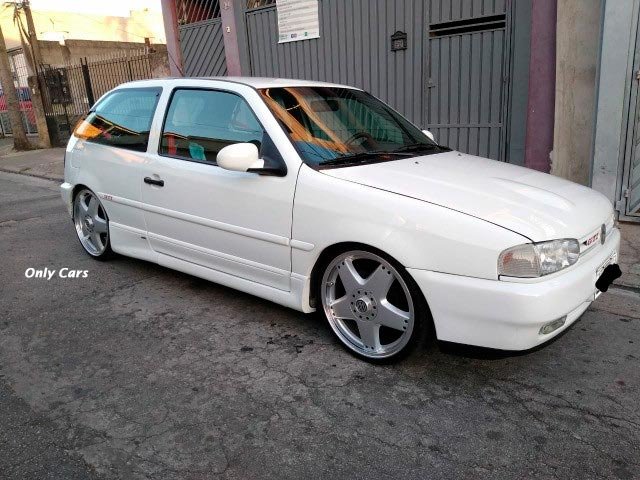 VW Gol G2 rebaixado com rodas Volcano V10 Orbital aro 18