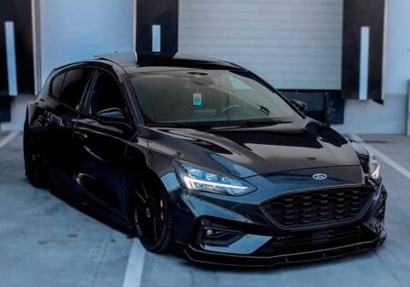 Ford Focus MK4 Rebaixado Preto - Only Cars