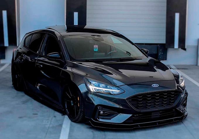 Ford Focus Rebaixado preto