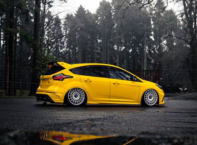ford-focus-rs-rebaixado-amarelo