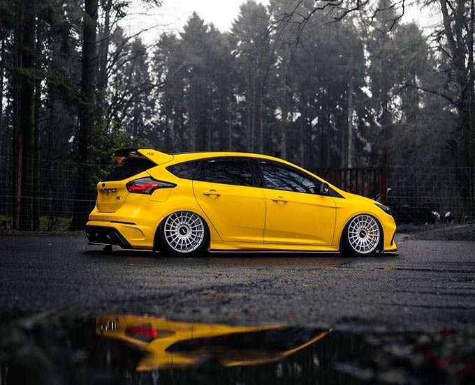 ford-focus-rs-rebaixado-amarelo