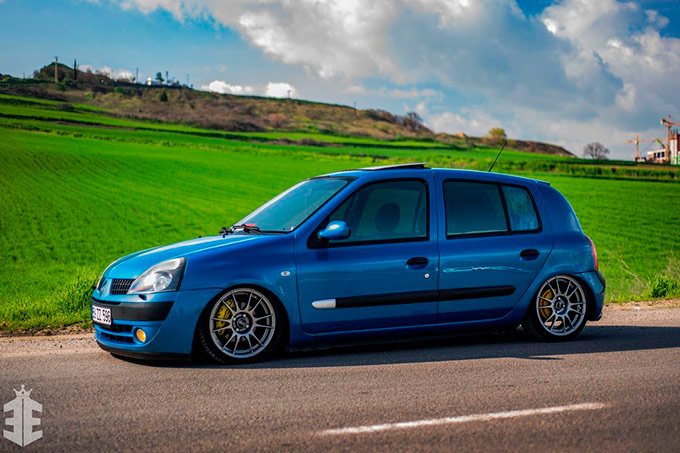 clio-azul-rebaixado