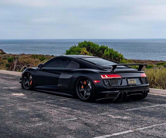 audi-r8-preto-rebaixado