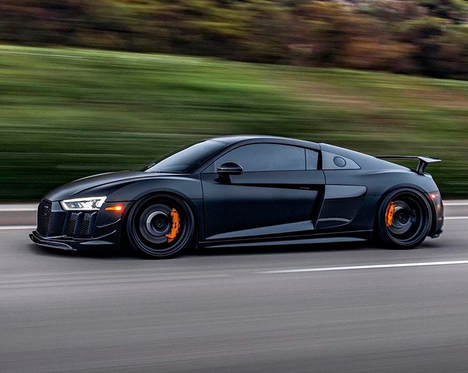 audi-r8-preto