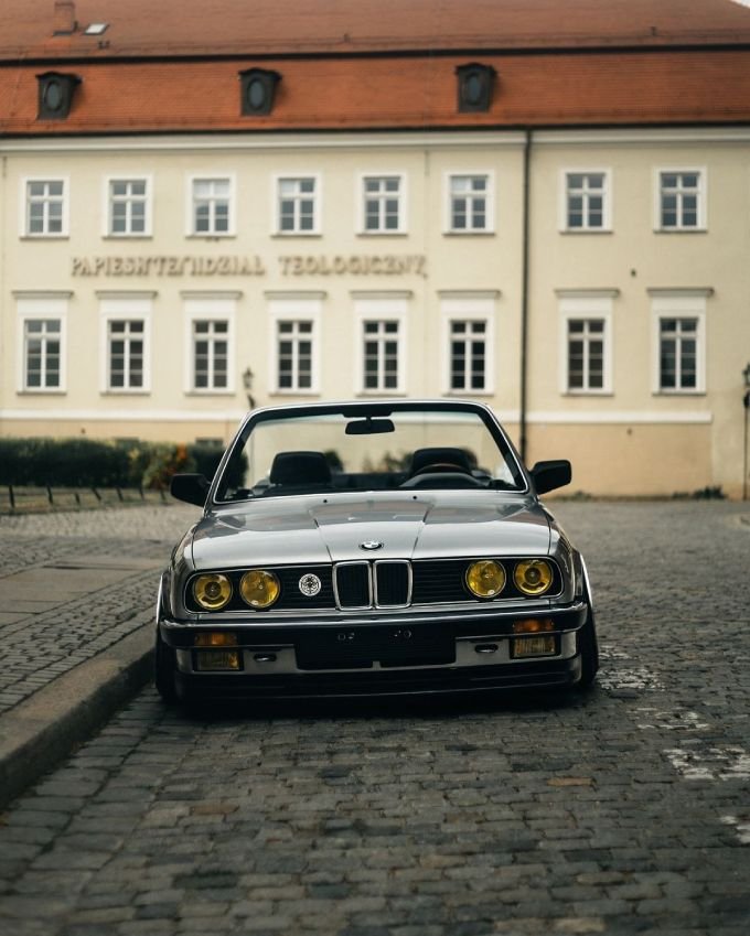 Bagged - Slammed E30 Convertible