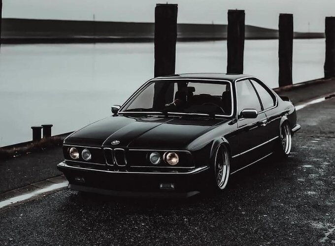 BMW-E24-635-bagged-slammed