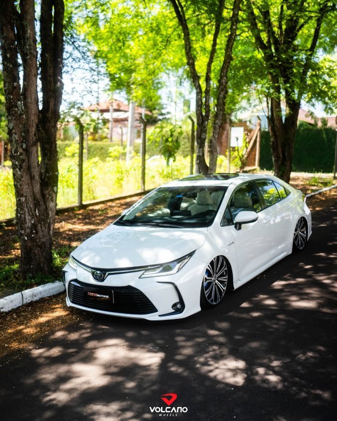 toyota-corolla-rebaixado-branco