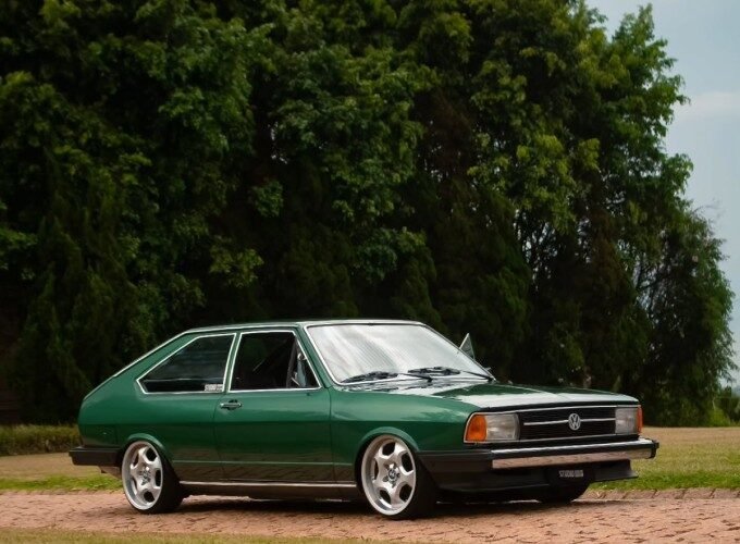 passat-quadrado-antigo-verde-rebaixado-aro-17