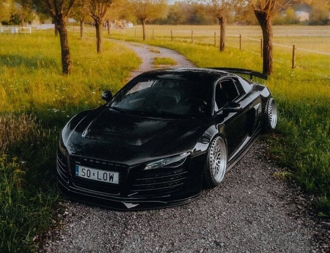 slammed-audi-r8