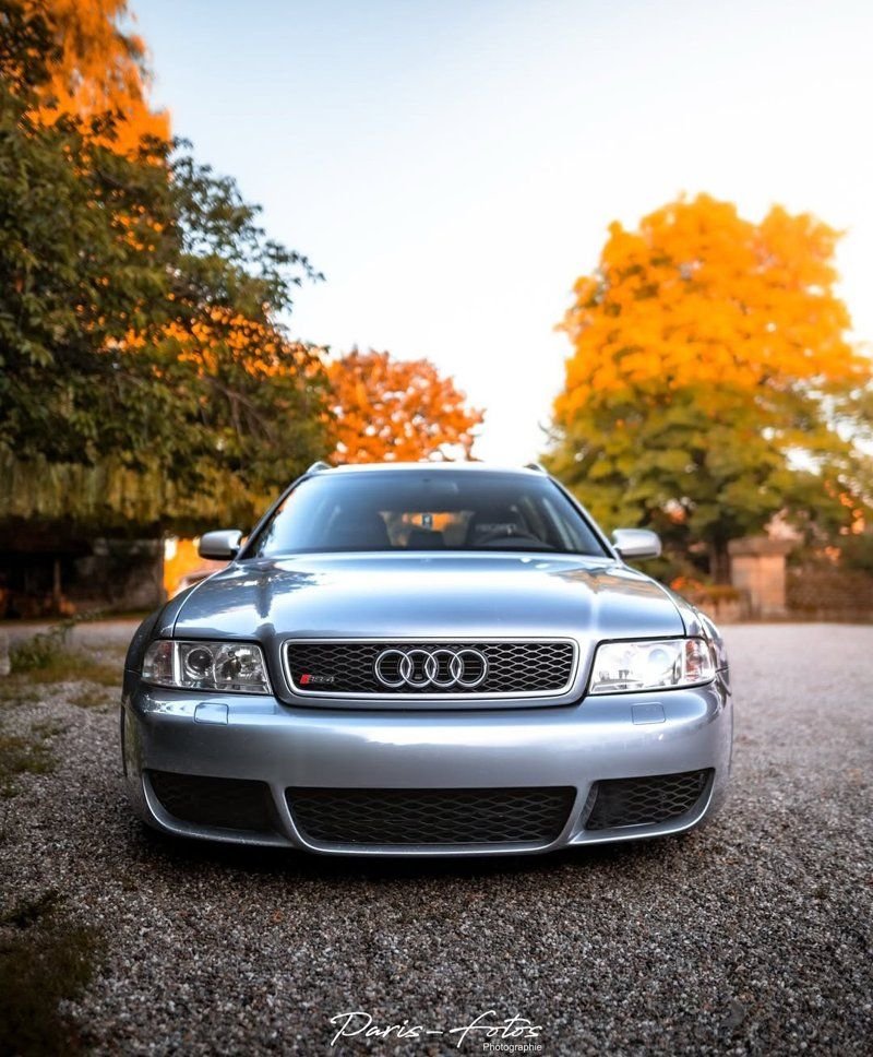 Audi RS4 B5 frontal rebaixado com rodas OZ
