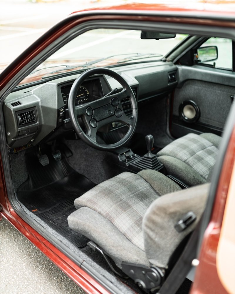 Interior original da Saveiro Sunset 1993 com bancos Recaro