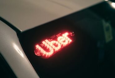 placa-iluminada-uber-carro-alugado