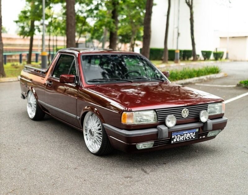 vw-saveiro-sunset-1993-frente-rebaixada-aro-18-bbs