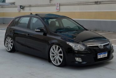 hyundai-i30-preto-rebaixado-12