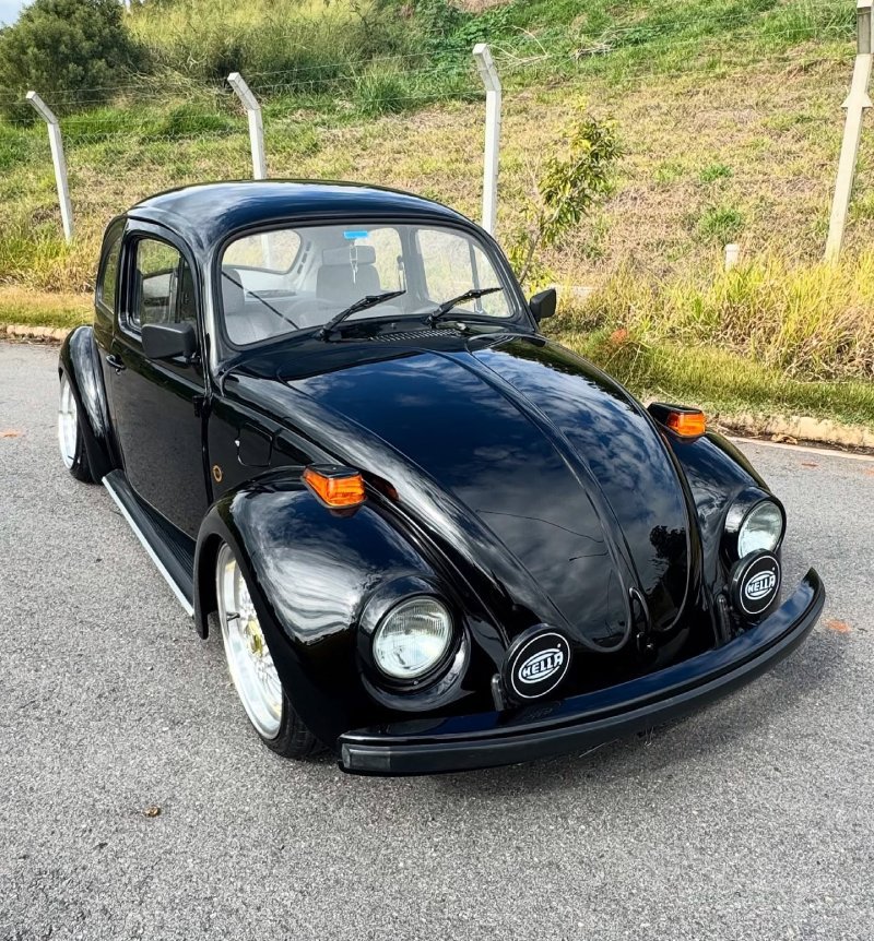 VW Fusca Itamar preto 1993 com rodas BBS Ballina rebaixado