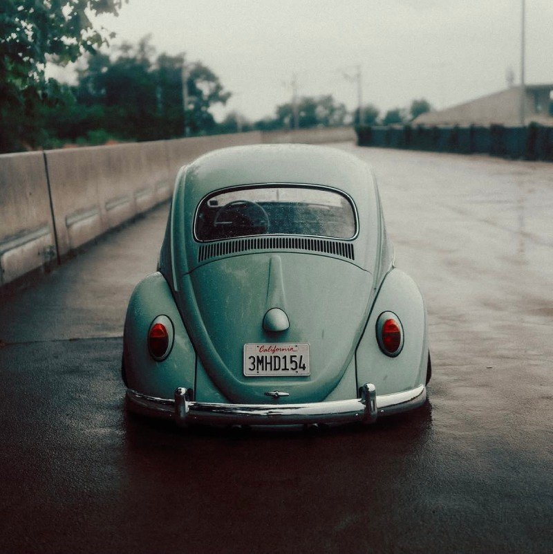 Traseira do VW Fusca 1963 com placa da Califórnia