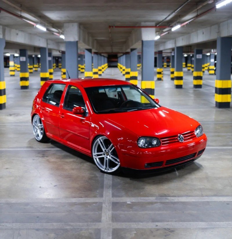 VW Golf rebaixado perfil lateral