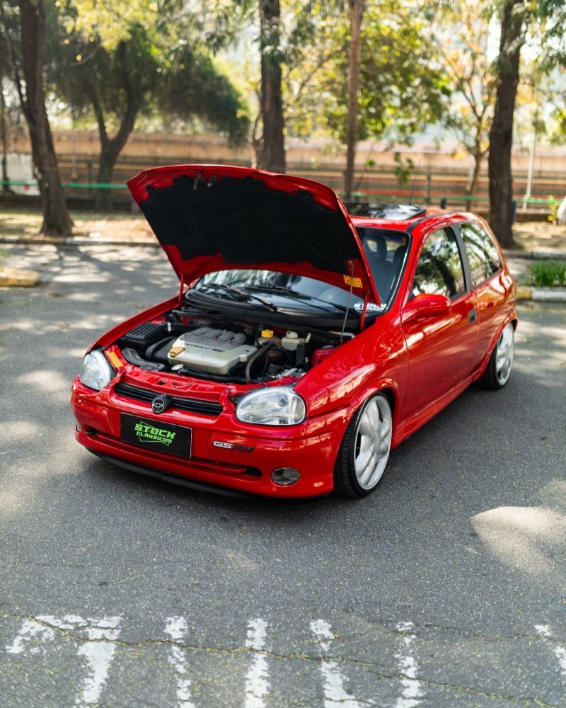 Motor 1.6 16V do Chevrolet Corsa GSi 1995 no cofre original