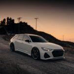 Audi RS6 Avant branca rebaixada com rodas Blaque Diamond aro 22com rodas 22 Blaque Diamond