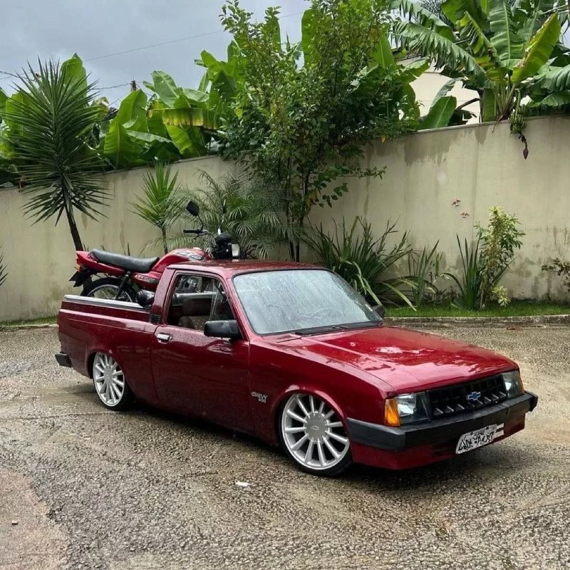 Chevy 500 vinho rebaixada com rodas Omega Power Tech — proprietário: @yandetails