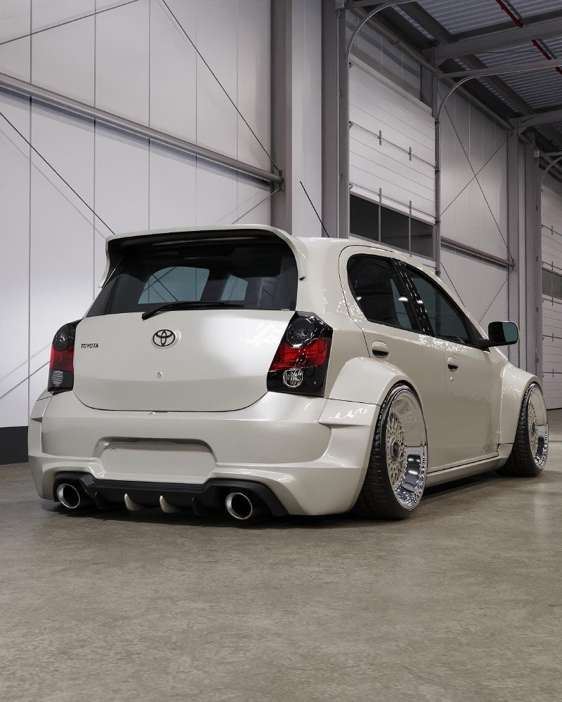 Toyota Etios rebaixado — projeto 3D visto por trás com quatro saídas de escape