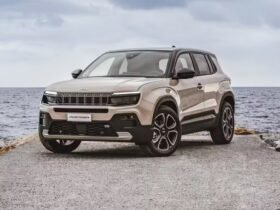 Jeep Avenger 2026 branco visto de três quartos — avaliação em vídeo