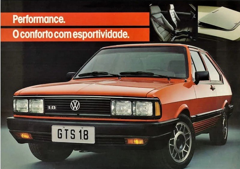 Volkswagen Passat GTS Pointer em vista lateral com faixas esportivas