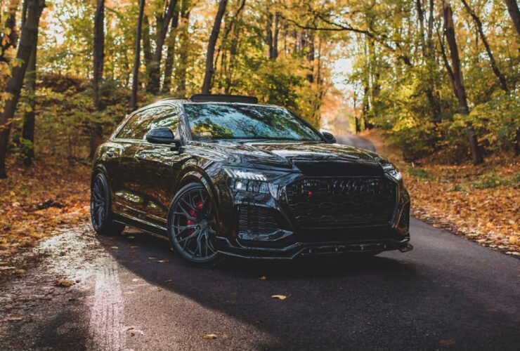 Audi RS Q8 rebaixado preto