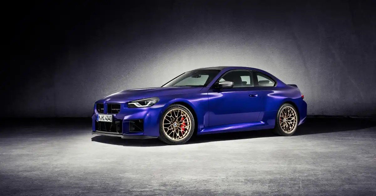 BMW M2 2026: 480 cv, 0–100 em 4,2 s e versões Coupé e Track no Brasil.