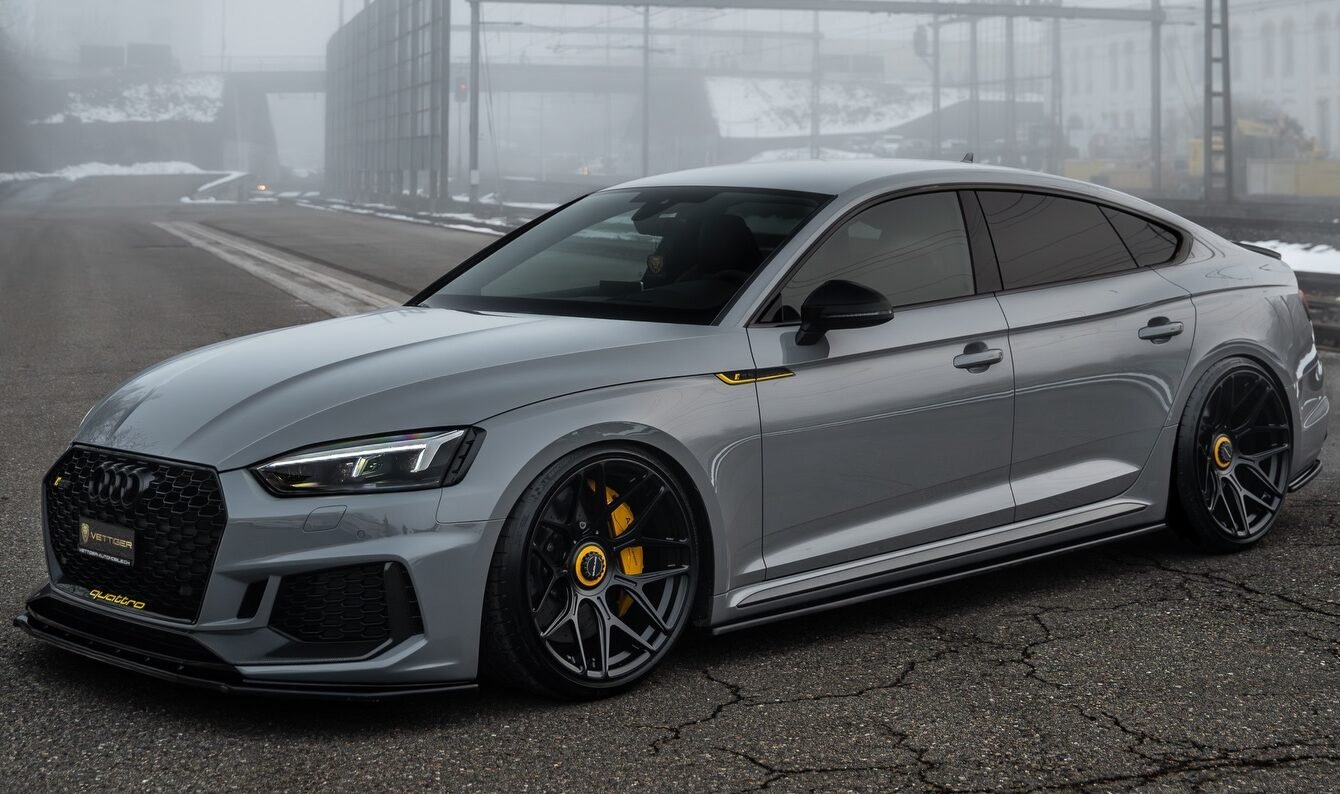 Audi RS5 Sportback rebaixado cinza com rodas SwissRichStreets