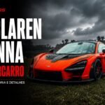 McLaren Senna laranja fotografada na chuva