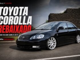 Toyota Corolla Brad Pitt rebaixado preto com rodas Volcano Daimler aro 18