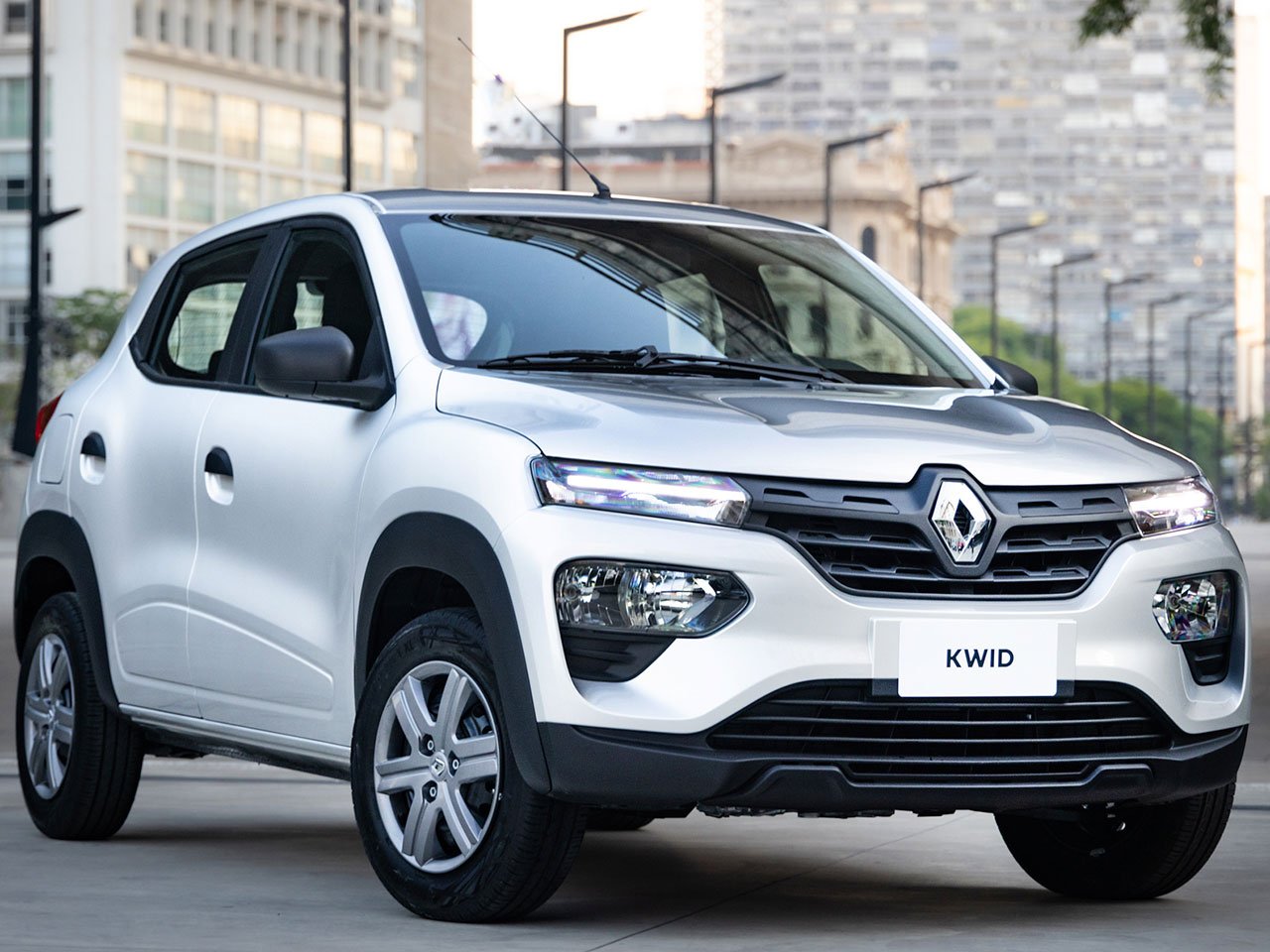 Renault Kwid usado da linha reestilizada em vista dianteira
