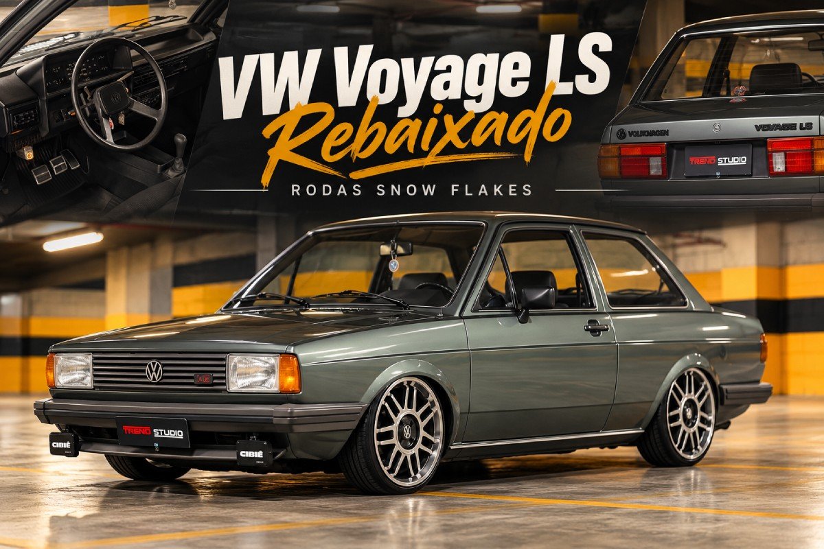 VW Voyage LS rebaixado com rodas Snow Flakes em garagem