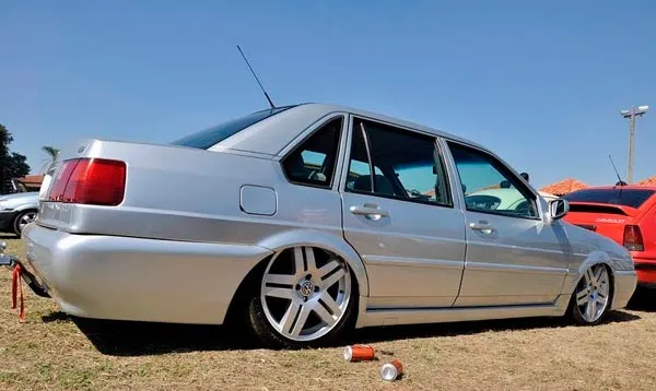 santana-rebaixado-rodas-vr6