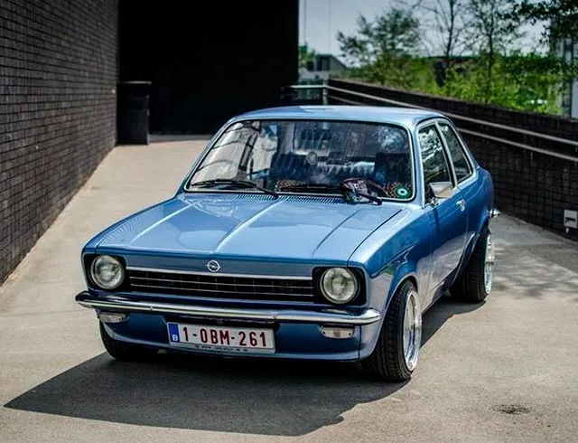 chevette-rebaixado-azul