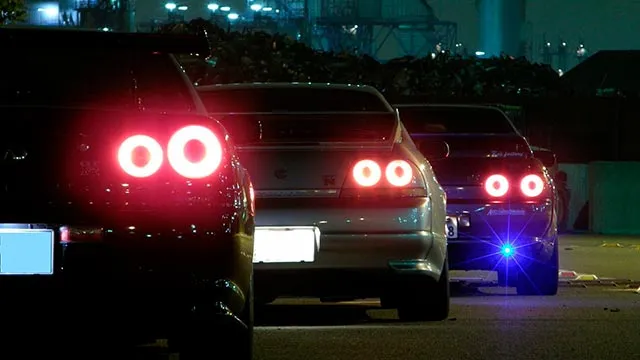 nissan-skyline-r33