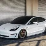 Tesla-Model-3-rebaixado-branco