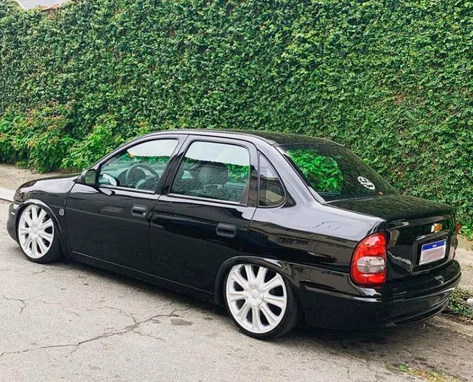 corsa-sedan-rebaixado-rodas-vectra-cd