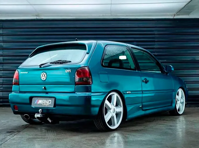 Gol GTI verde lateral Gol GTI verde rebaixado lateral