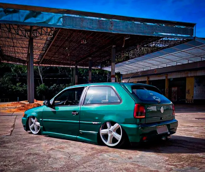 Gol GTI cinza Gol GTI cinza rebaixado
