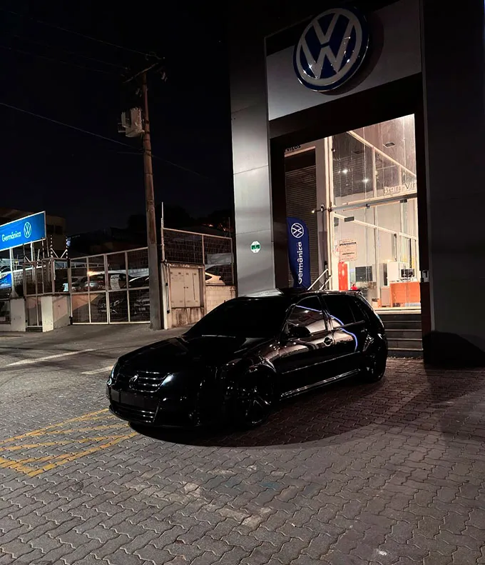 golf-preto-rebaixado golf-preto-rebaixado