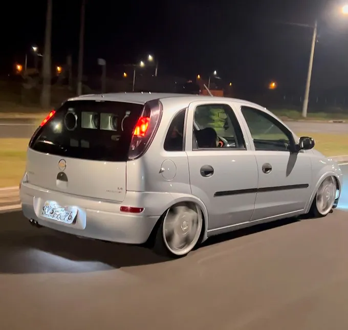 corsa-rebaixado-com-som corsa-rebaixado-com-som