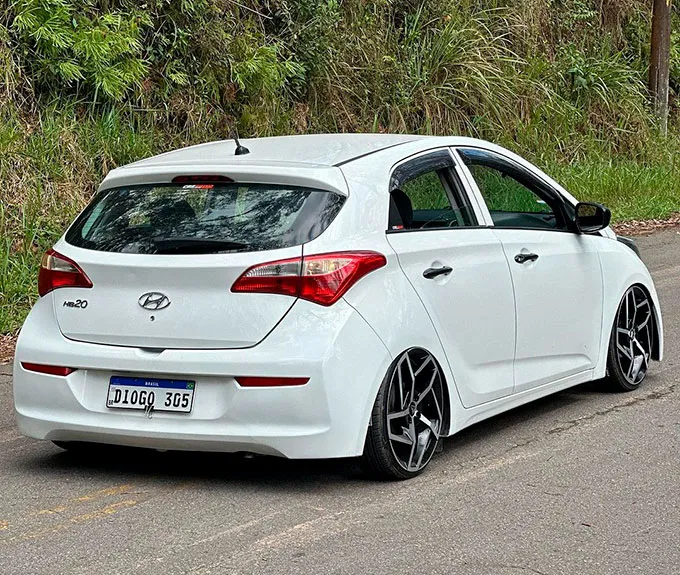 hb20-rebaixado-branco-rodas-aro-18