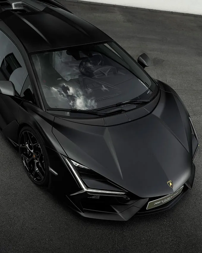 lamborghini-revuelto-preta lamborghini-revuelto-preta