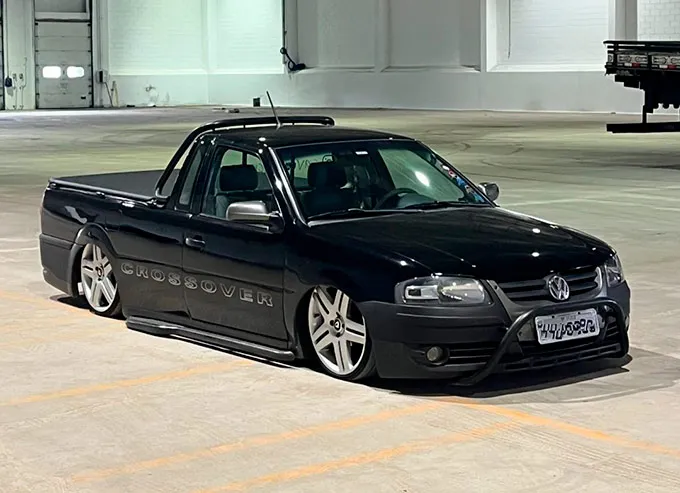 saveiro-crossover-g4-rebaixada-preta saveiro-crossover-g4-rebaixada-preta