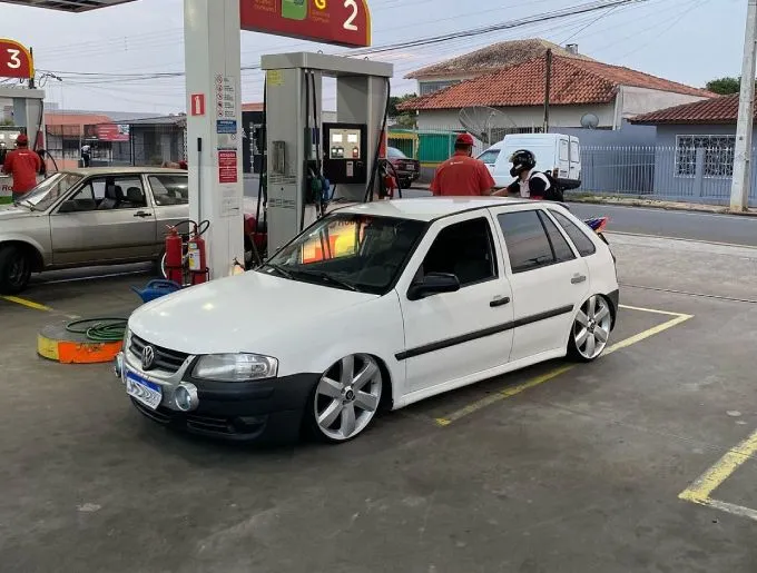Gol G4 branco clean rebaixado Gol G4 branco rebaixado estilo clean