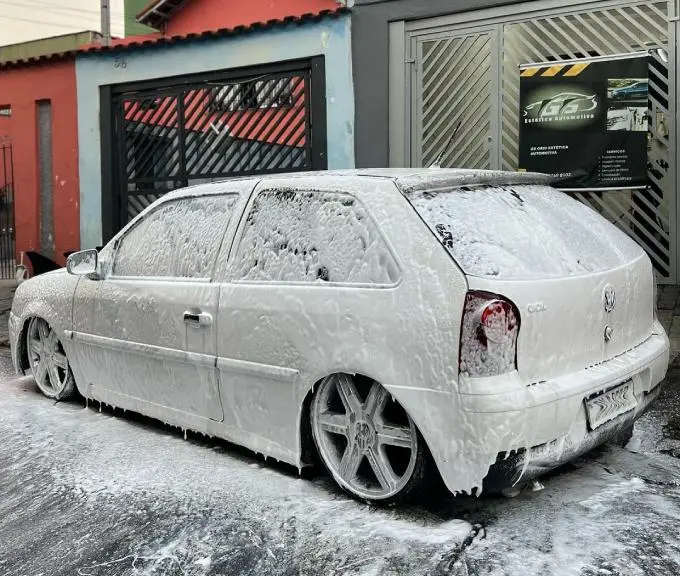 Gol G4 branco 2 portas rebaixado Gol G4 branco 2 portas rebaixado