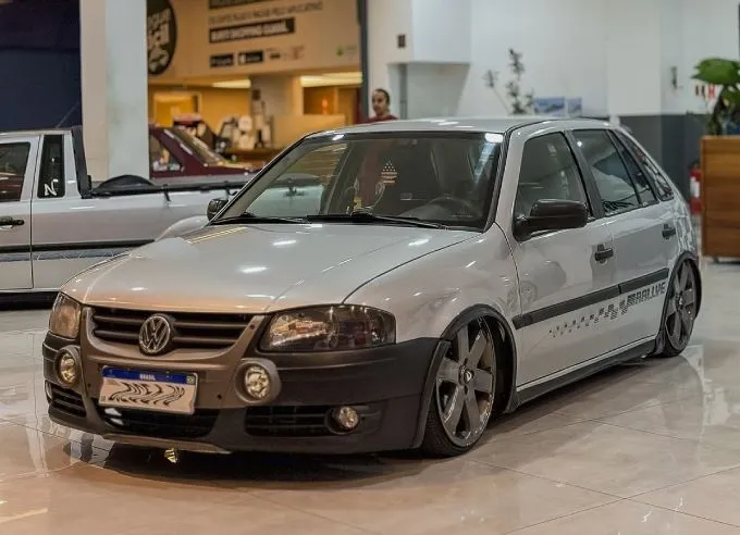 Gol Rallye rebaixado cinza Gol Rallye rebaixado cinza com rodas grandes